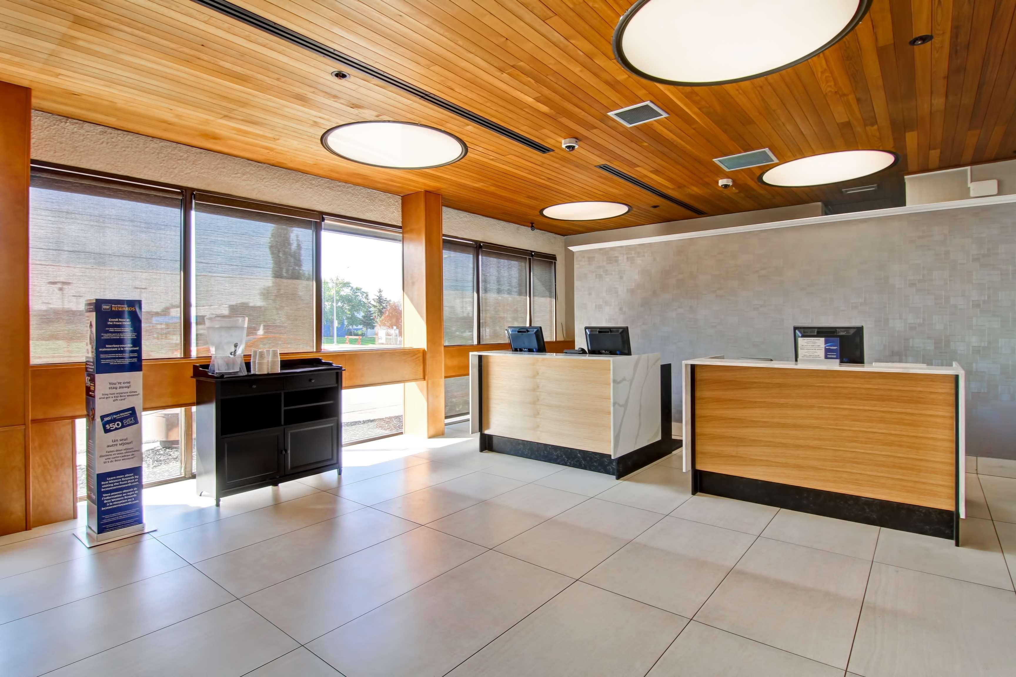 Best Western Cedar Park Inn Edmonton Bagian luar foto