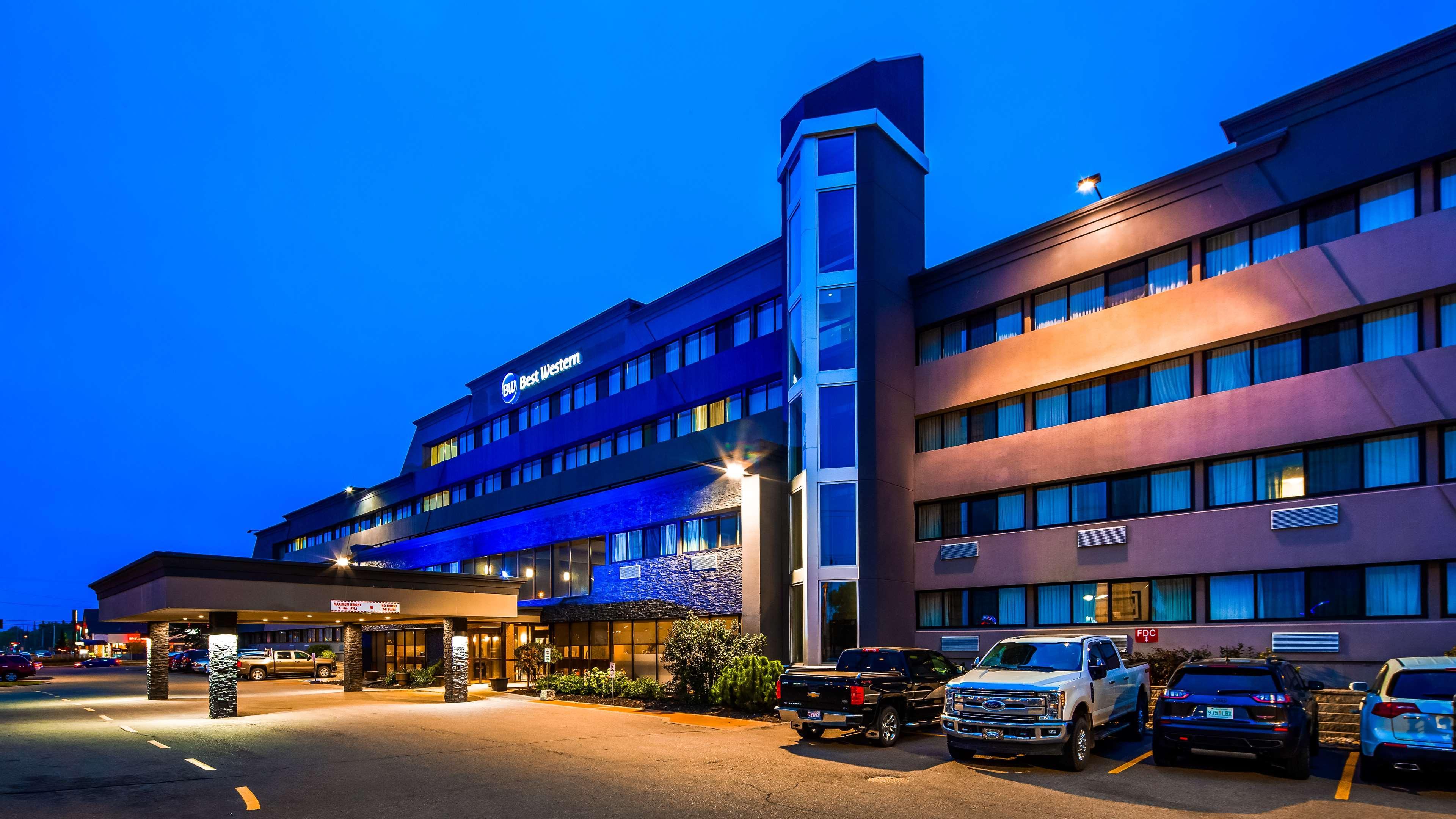 Best Western Cedar Park Inn Edmonton Bagian luar foto
