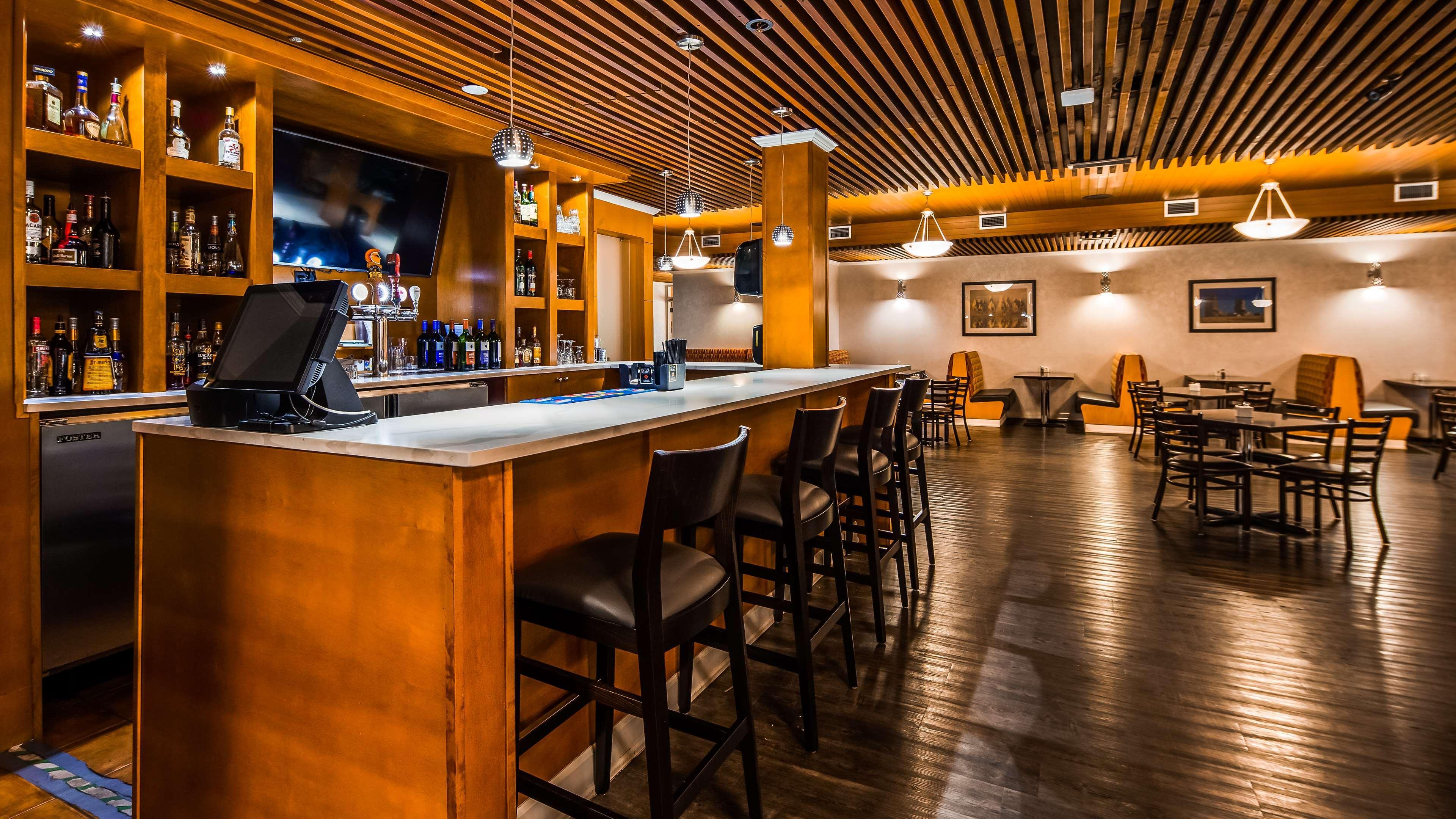 Best Western Cedar Park Inn Edmonton Bagian luar foto