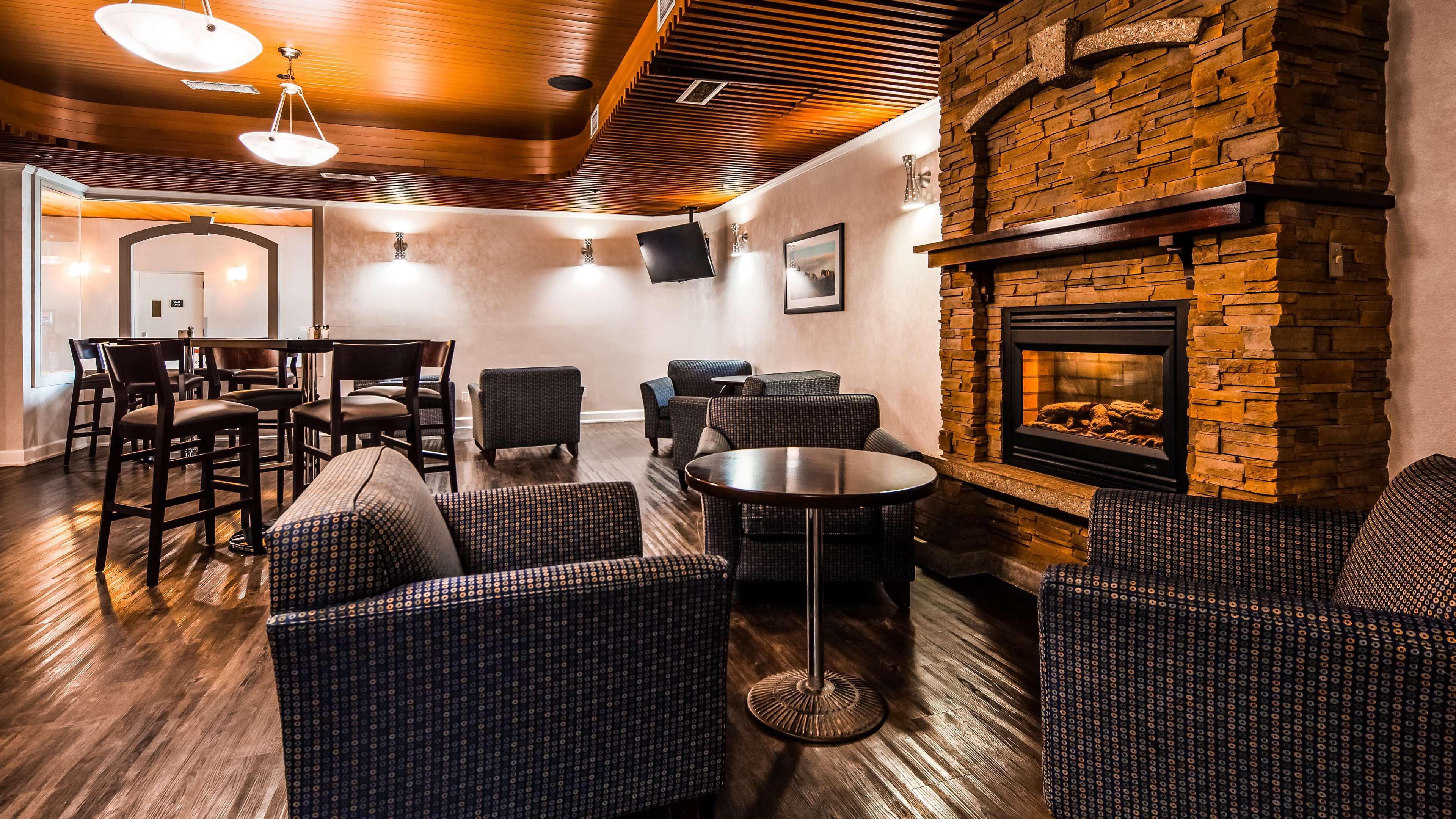 Best Western Cedar Park Inn Edmonton Bagian luar foto