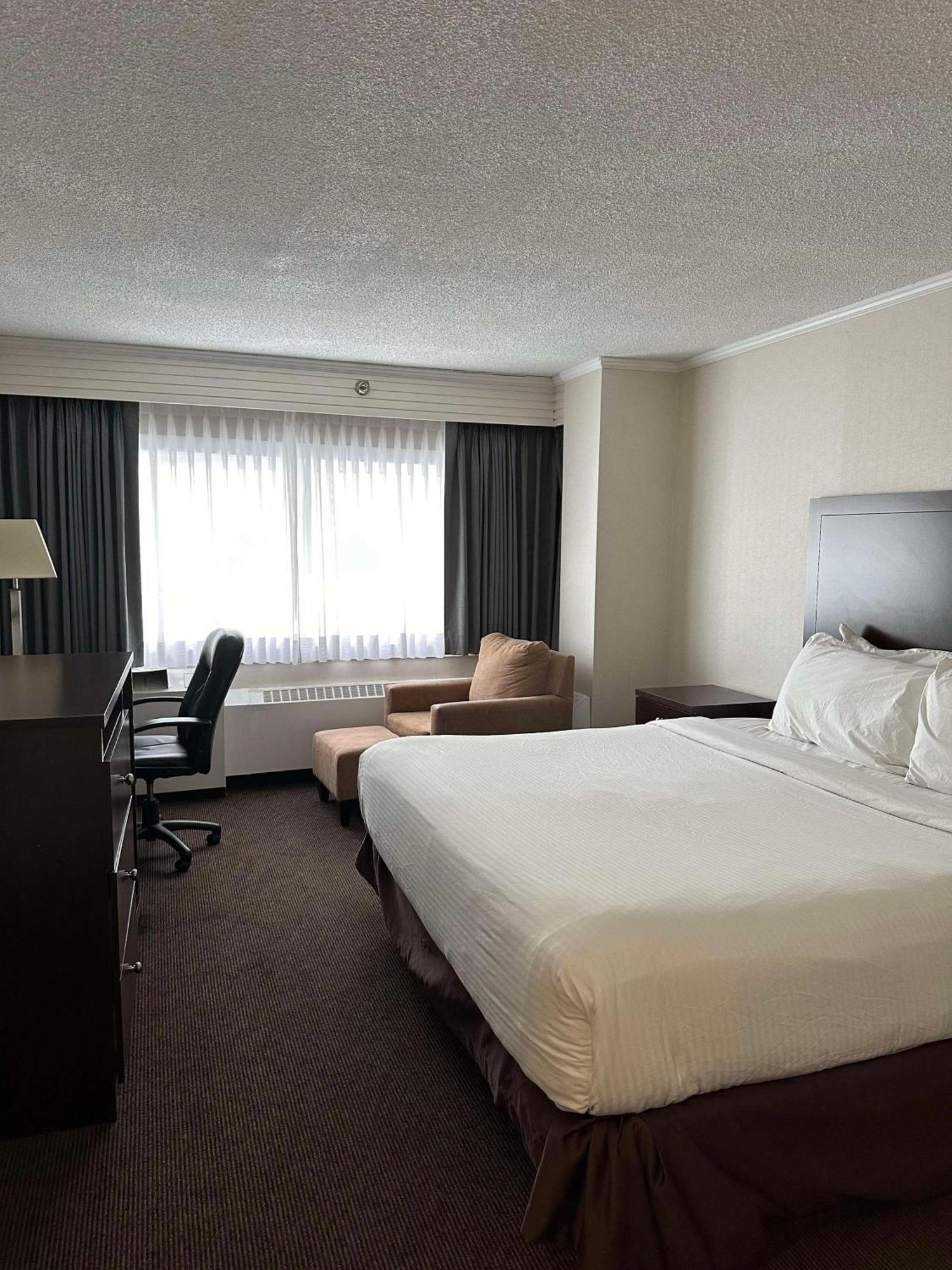 Best Western Cedar Park Inn Edmonton Bagian luar foto