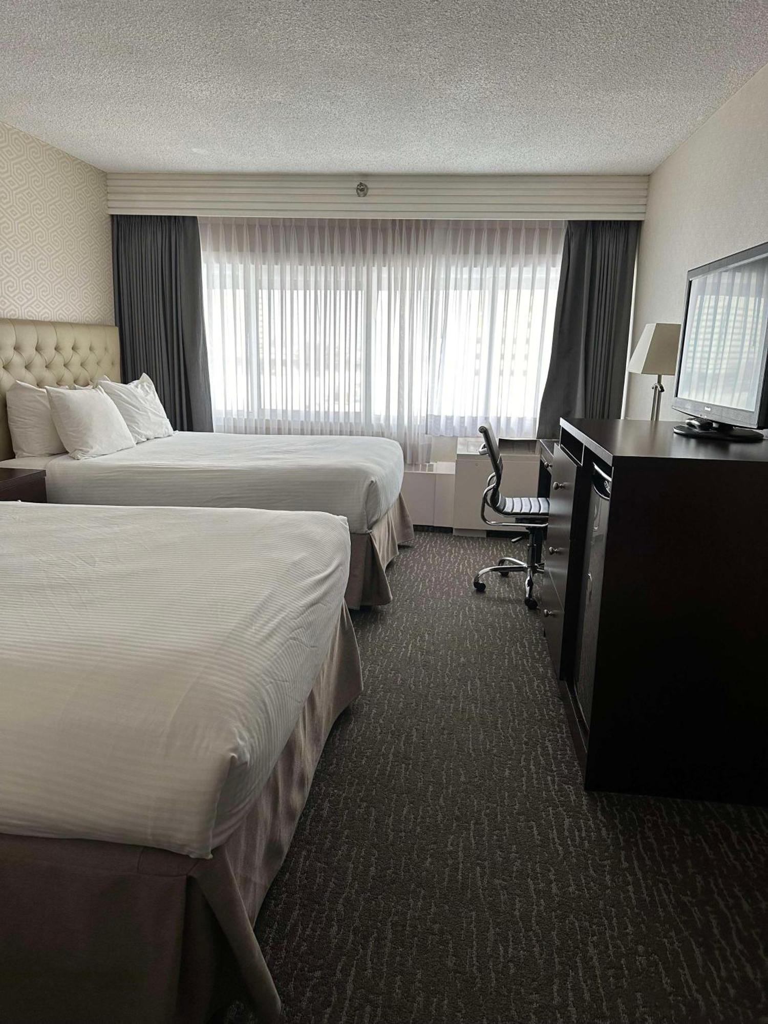 Best Western Cedar Park Inn Edmonton Bagian luar foto