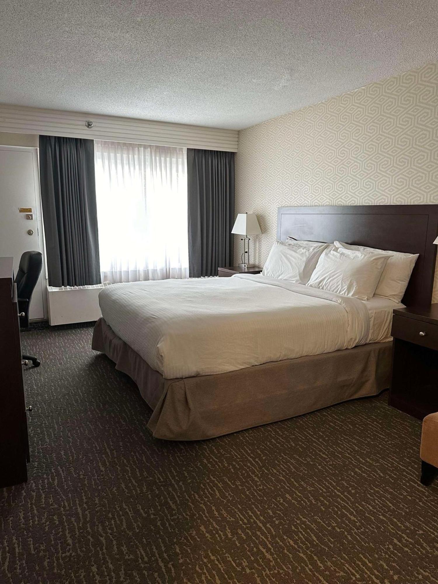 Best Western Cedar Park Inn Edmonton Bagian luar foto