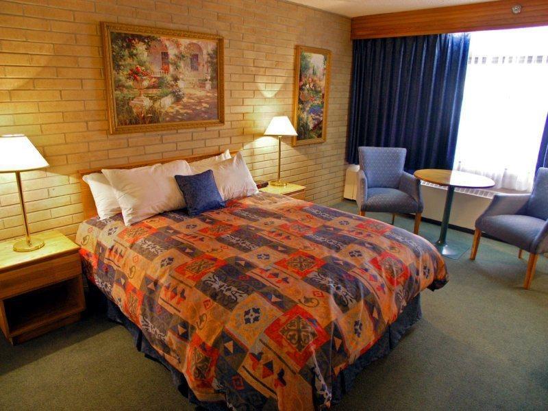 Best Western Cedar Park Inn Edmonton Ruang foto