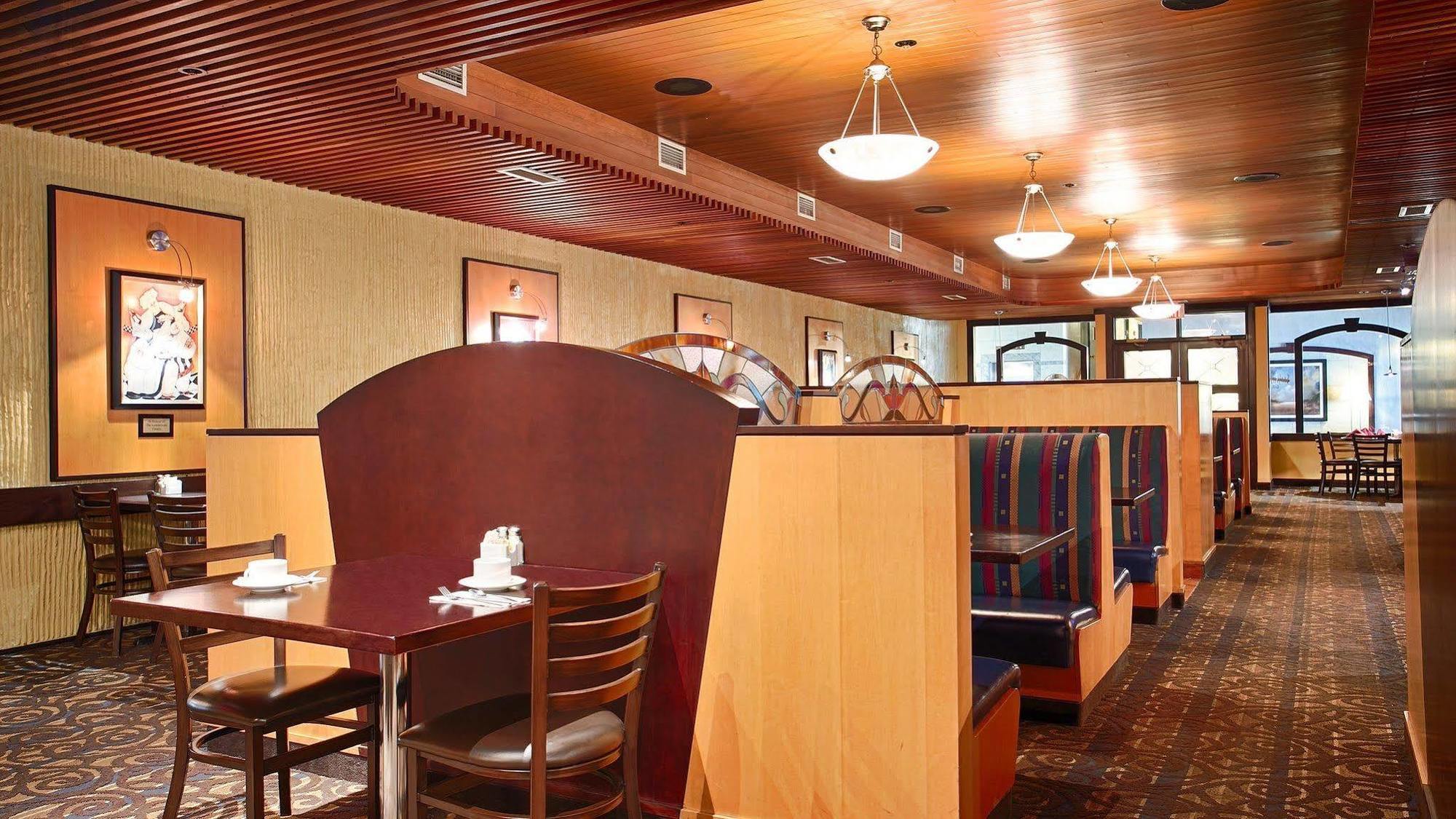Best Western Cedar Park Inn Edmonton Bagian luar foto