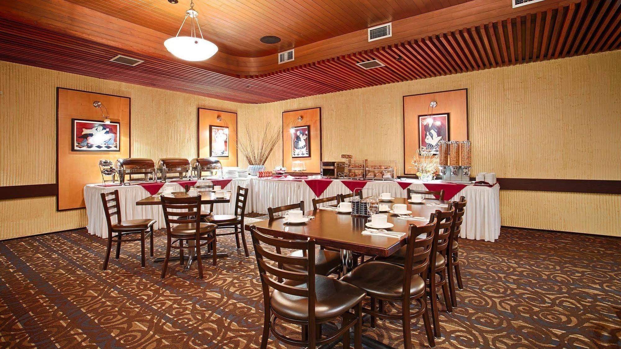 Best Western Cedar Park Inn Edmonton Bagian luar foto