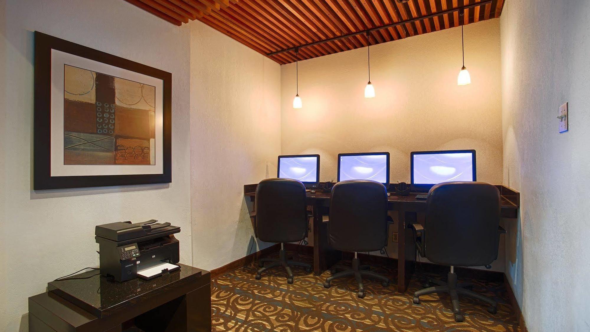 Best Western Cedar Park Inn Edmonton Bagian luar foto