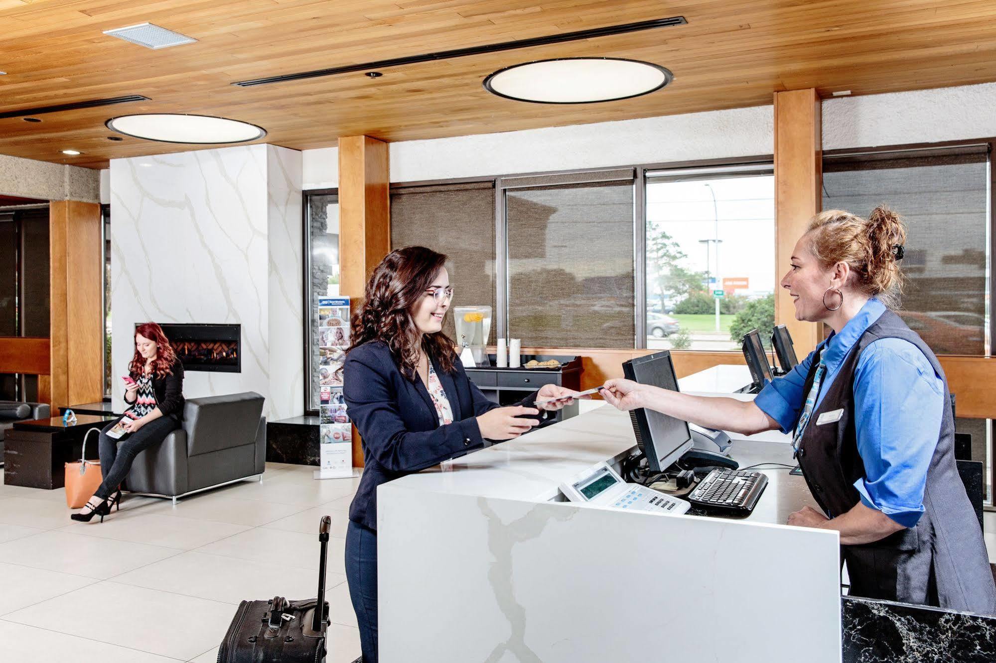 Best Western Cedar Park Inn Edmonton Bagian luar foto